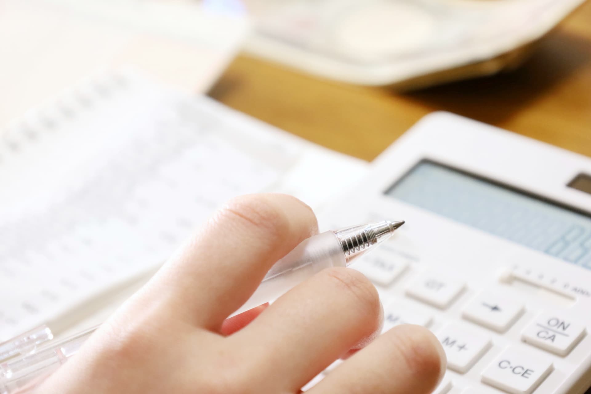 経理担当者の人件費をまるごと削減！